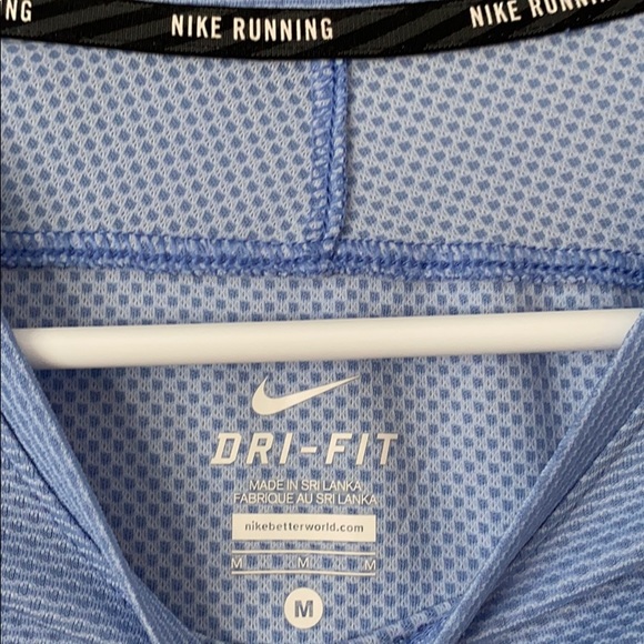 Nike Long Sleeve workout shirt - Picture 3 of 3